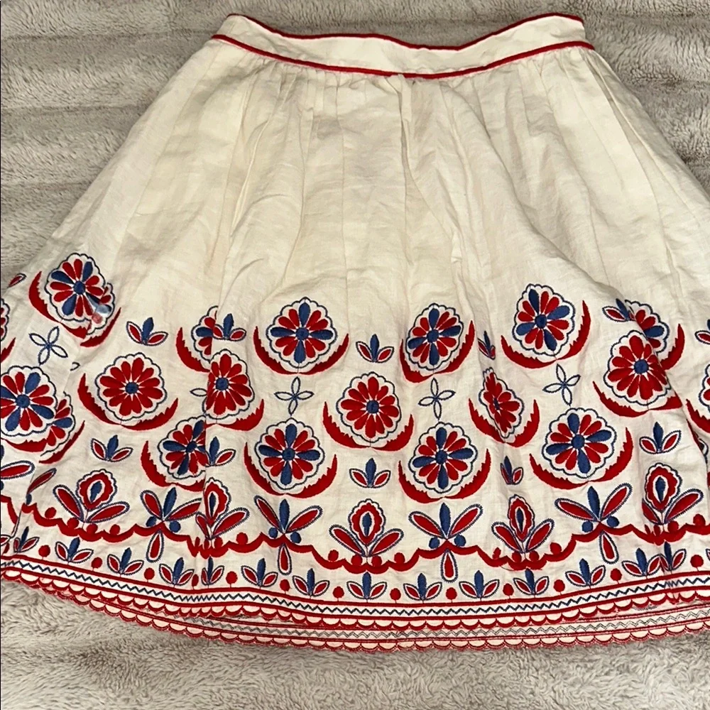 J. Crew used Embroidered Floral Cream Skirt size 6 in good condition
